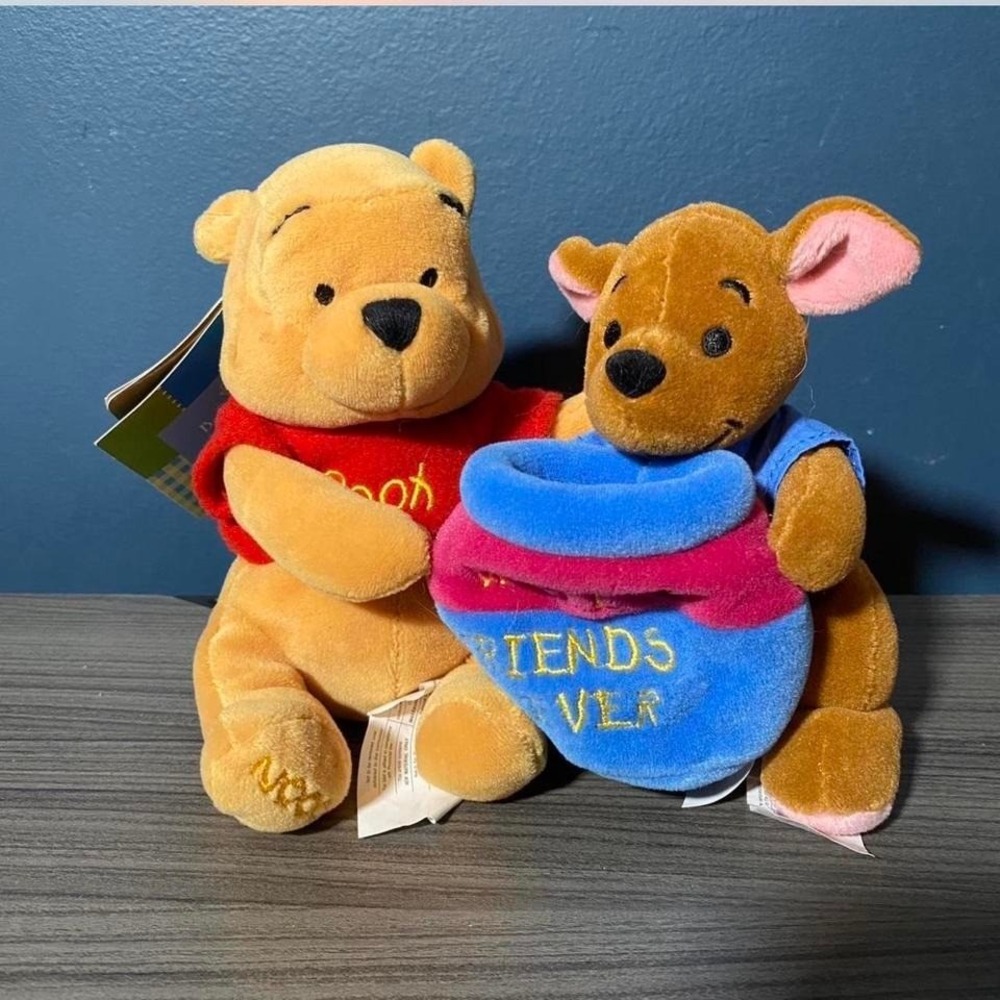 NWT vintage Disney Winnie the‎ Pooh and Rooh friendship day Pooh & Roo plush set